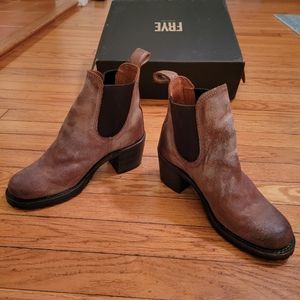 Frye Womens Sabrina Chelsea Boot Size 7